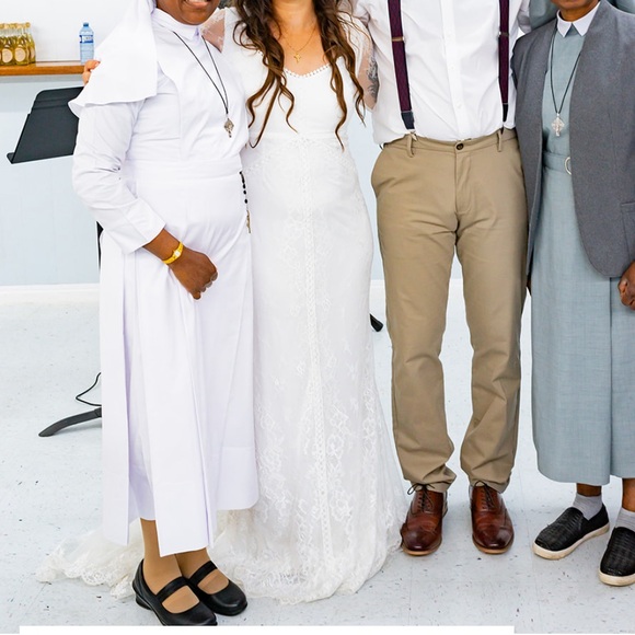 Lulus lace open back wedding dress - Picture 9 of 9